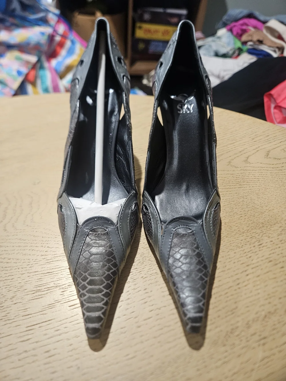 NWT SKY Spain Leather Cutout Snake Embossed Heels Pointed Toe 7.5